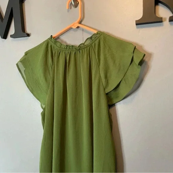 Loft green Flutter Button Tie Neck Top Size small like new - Picture 9 of 10